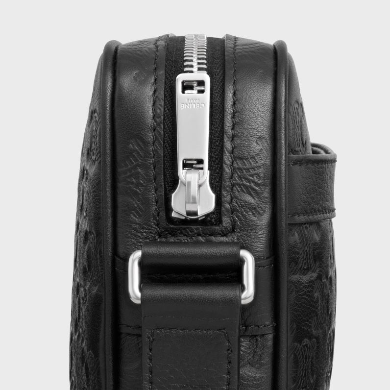 medium messenger σε δέρμα μοσχαριού με ανάγλυφο θρίαμβο άνδρες CELINE 640PT2078 αξεσουάρ μαύρος
